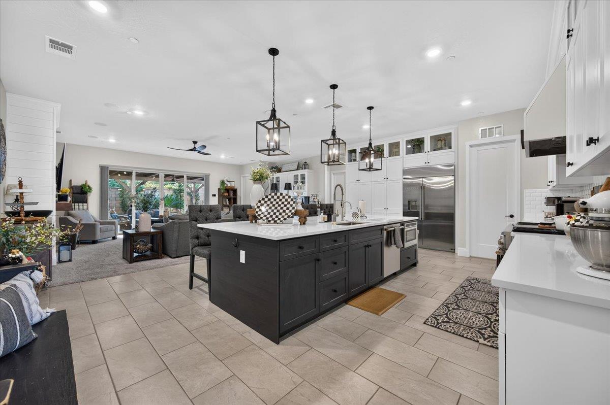 330 Sentinel Dr S, Madera, CA 93636