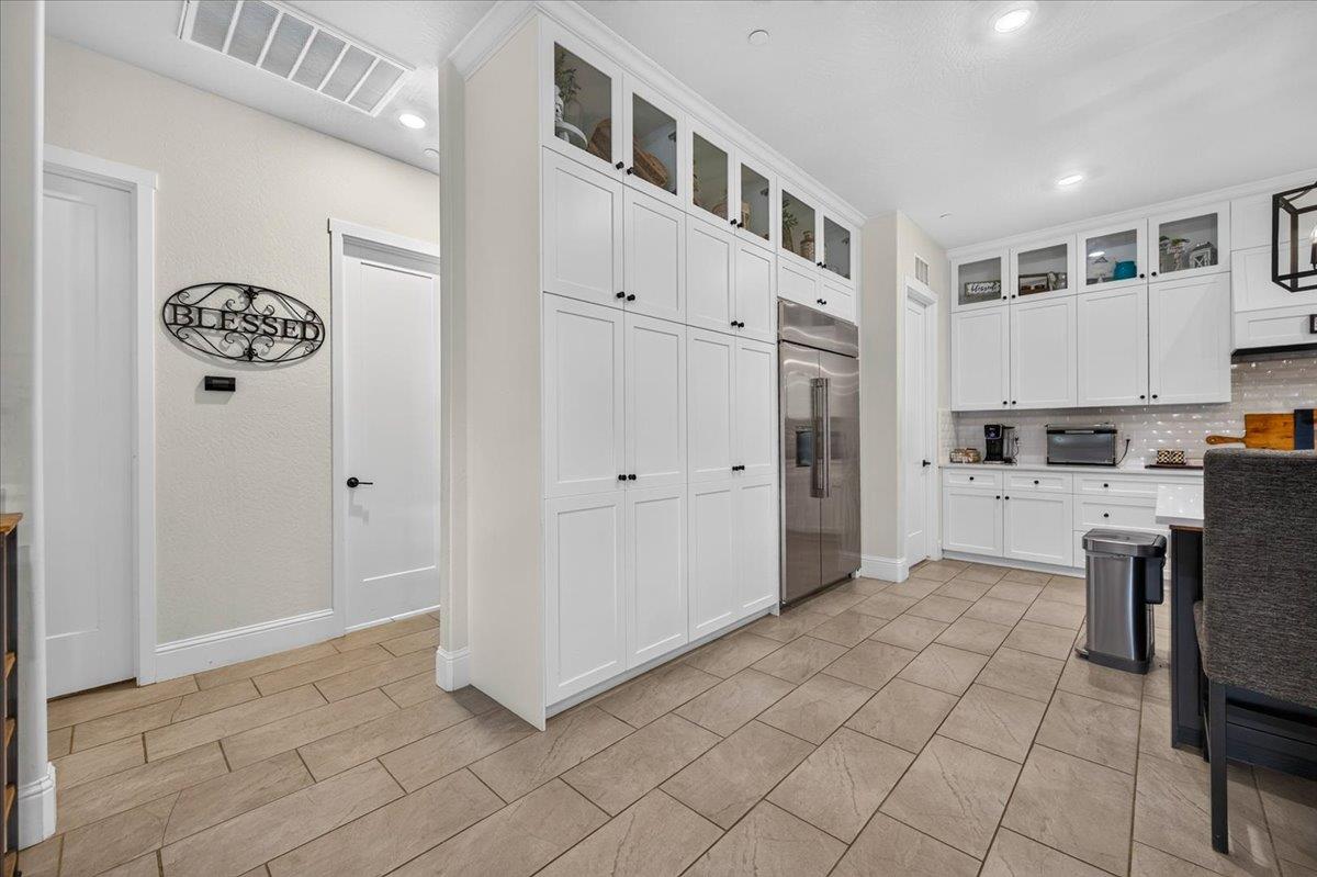 330 Sentinel Dr S, Madera, CA 93636
