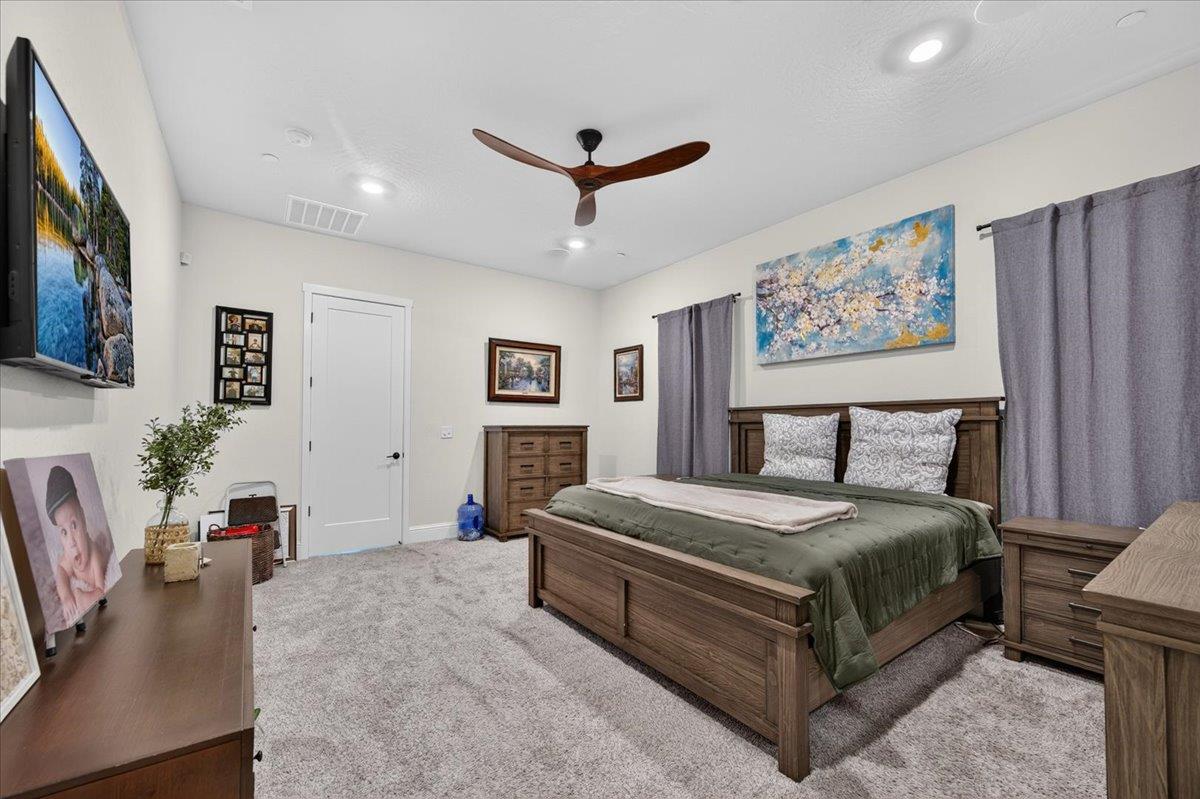 330 Sentinel Dr S, Madera, CA 93636