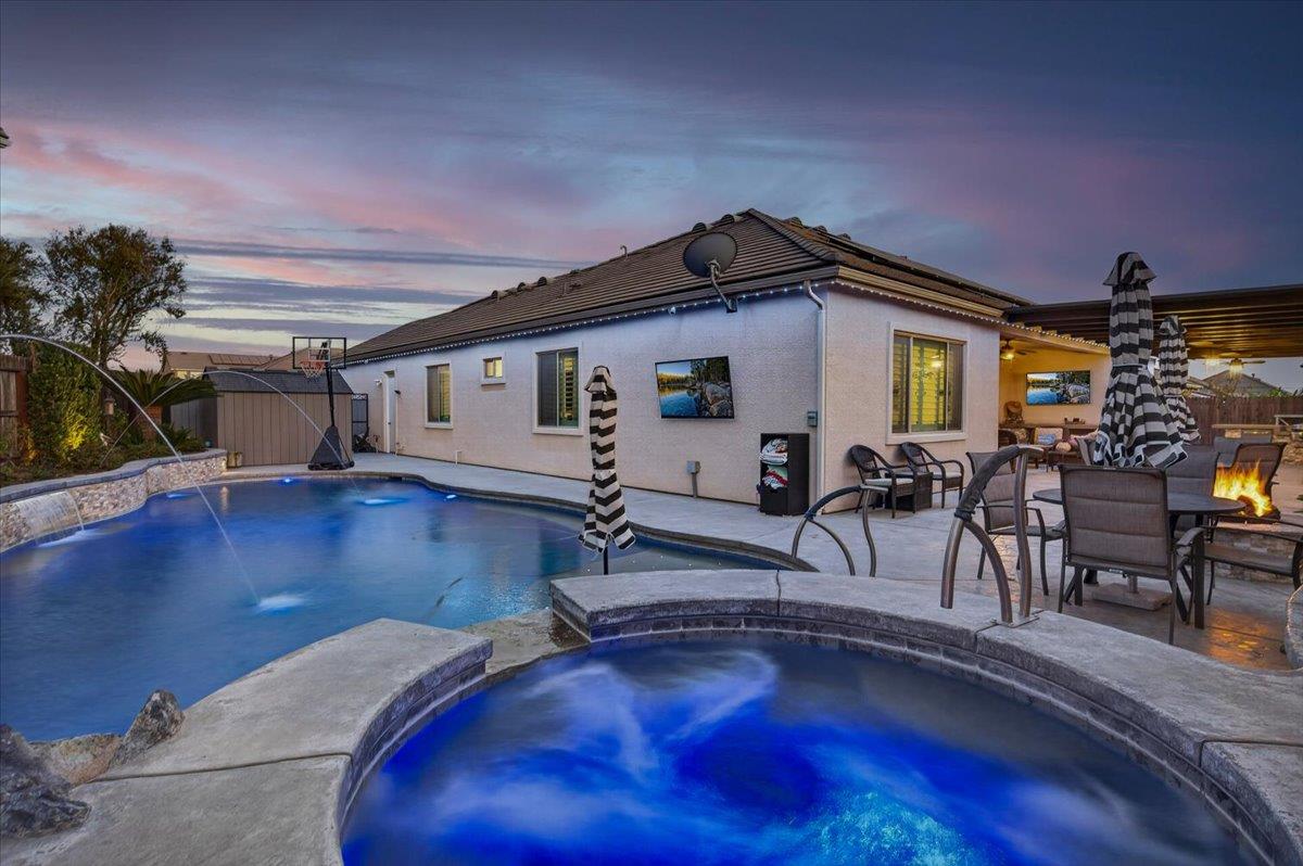 330 Sentinel Dr S, Madera, CA 93636
