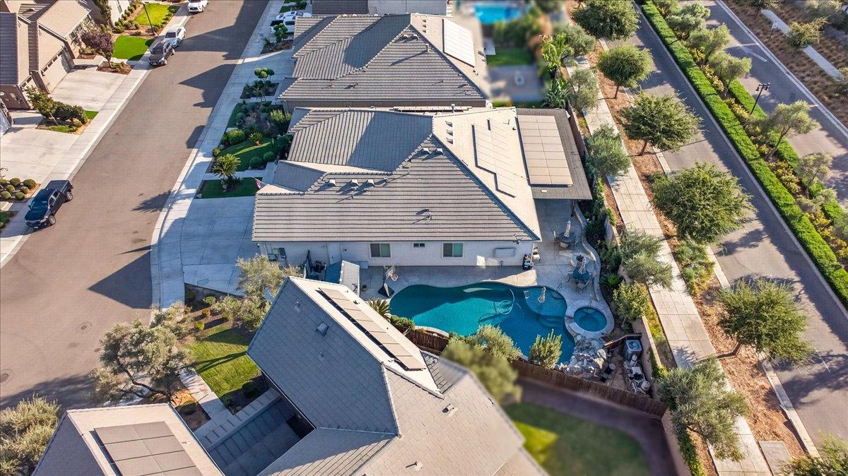330 Sentinel Dr S, Madera, CA 93636