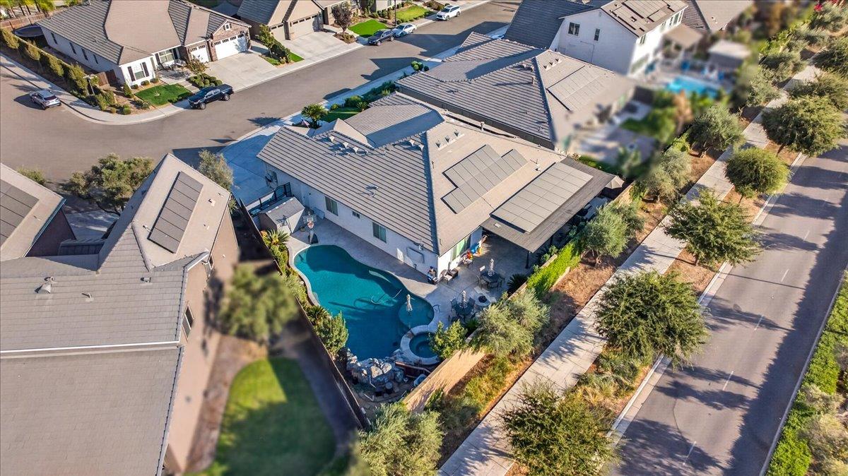 330 Sentinel Dr S, Madera, CA 93636