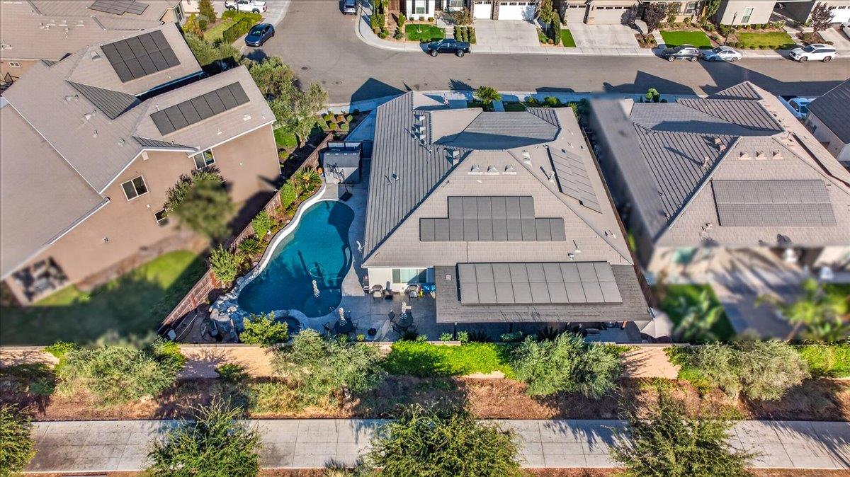 330 Sentinel Dr S, Madera, CA 93636