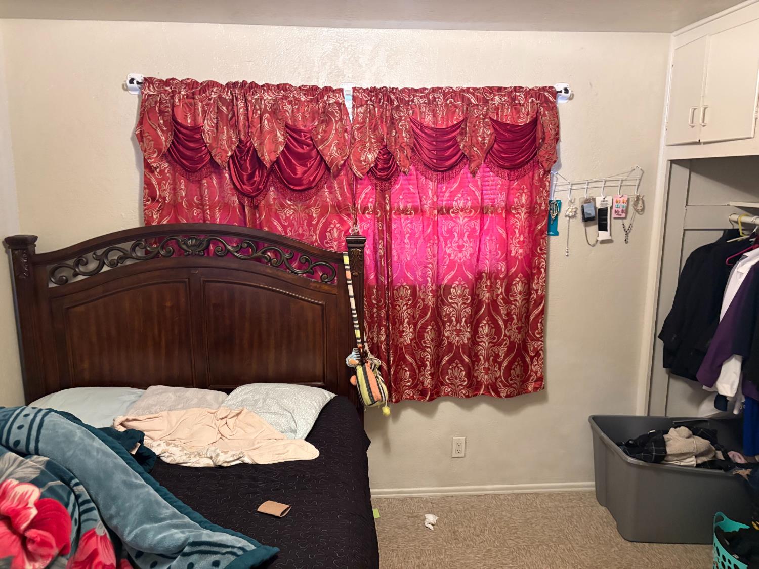 4294 N Holt Ave, Fresno, CA 93705