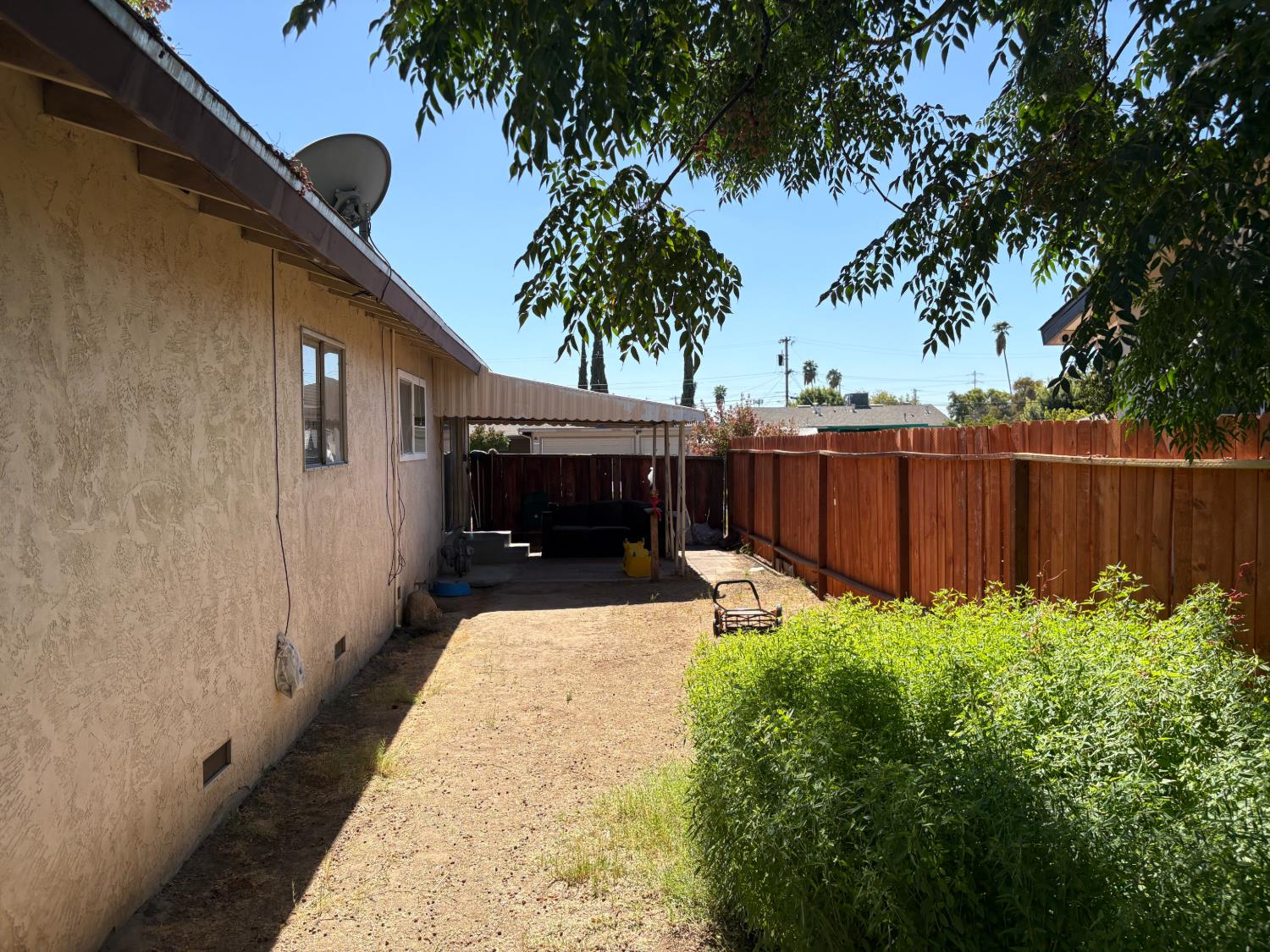4294 N Holt Ave, Fresno, CA 93705