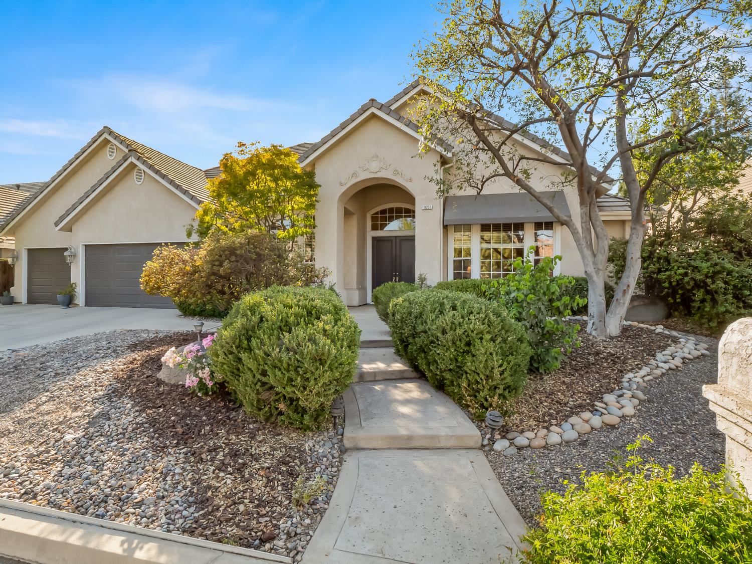 10237 N Page Ave, Fresno, CA 93730