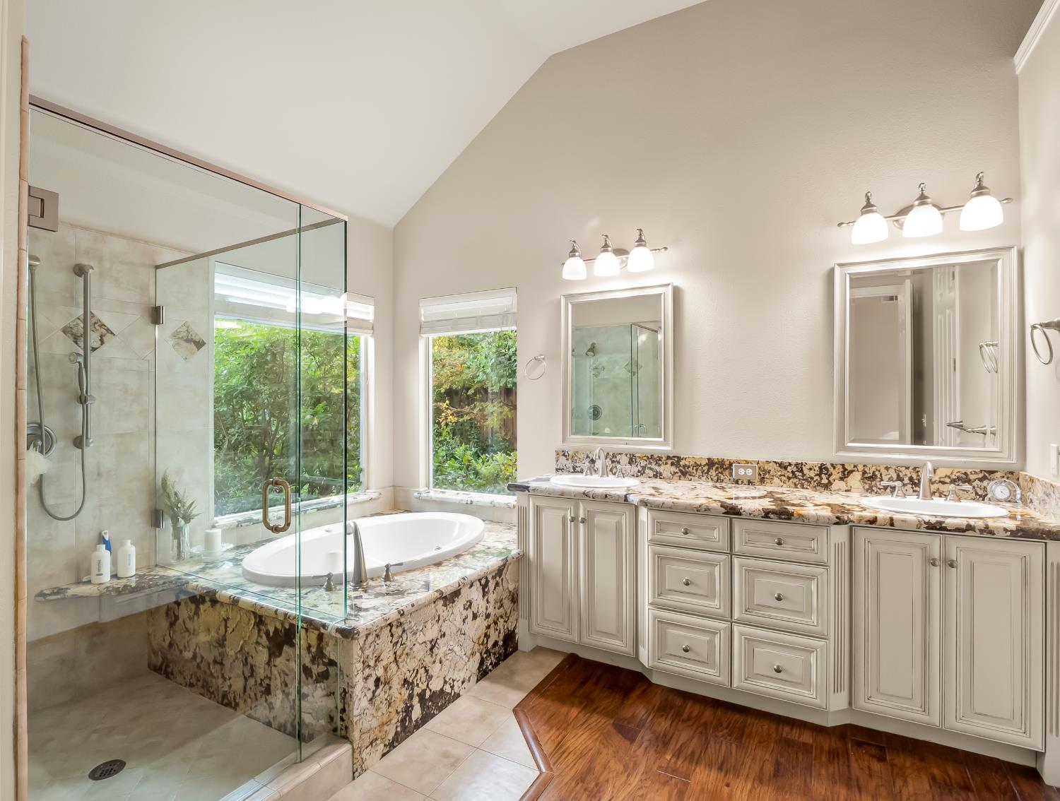10237 N Page Ave, Fresno, CA 93730