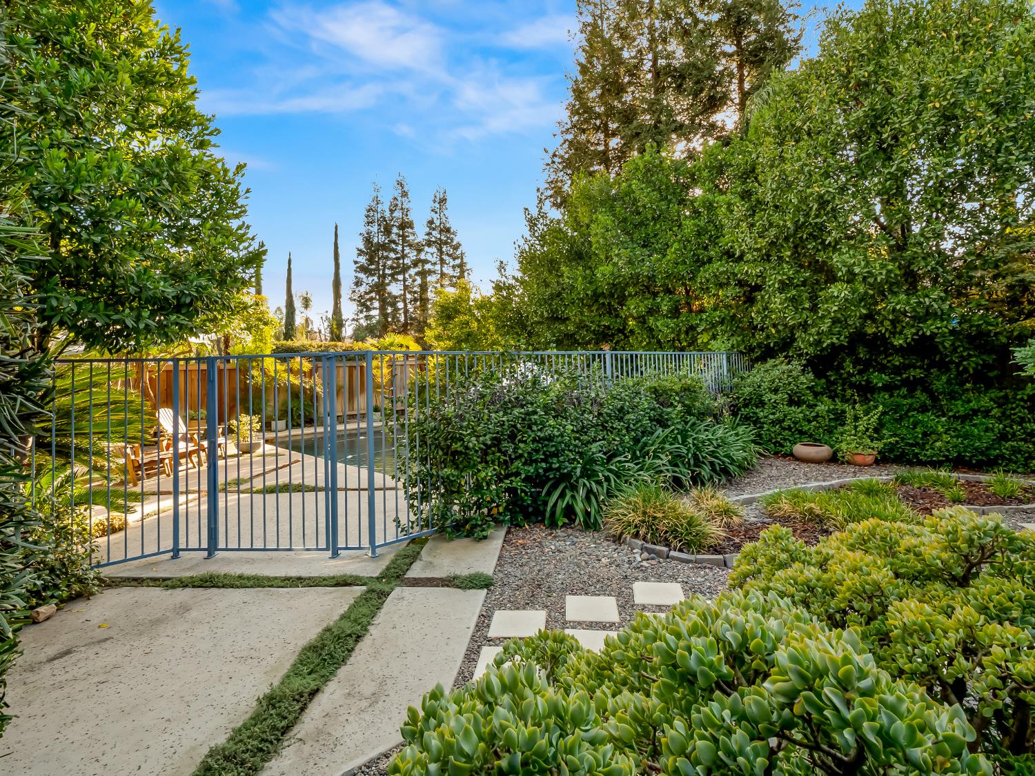 10237 N Page Ave, Fresno, CA 93730