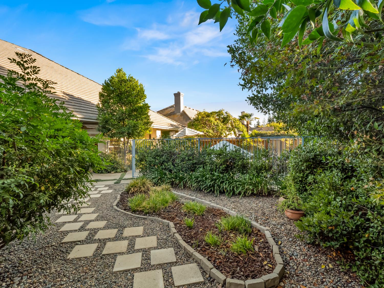 10237 N Page Ave, Fresno, CA 93730
