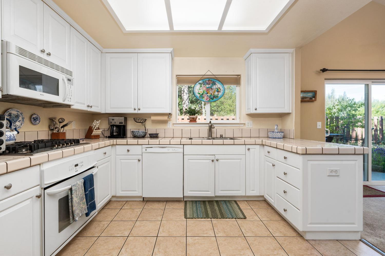 40513 Road 222, Bass Lake, CA 93604