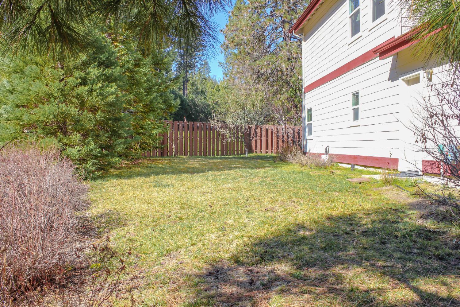 40513 Road 222, Bass Lake, CA 93604