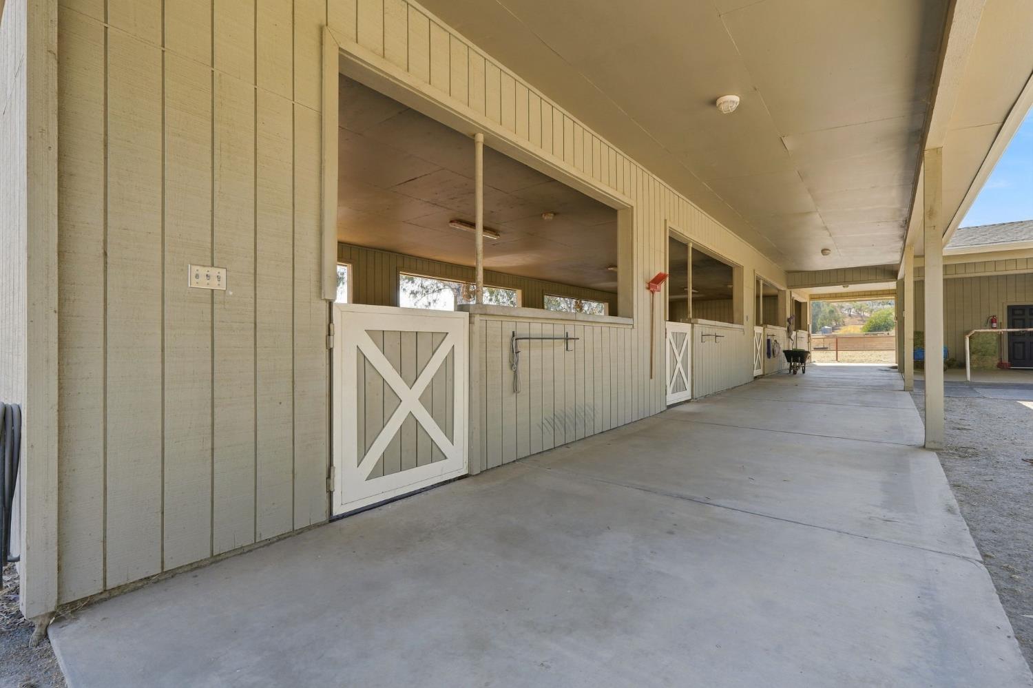 31255 Palm Dr, Exeter, CA 93221