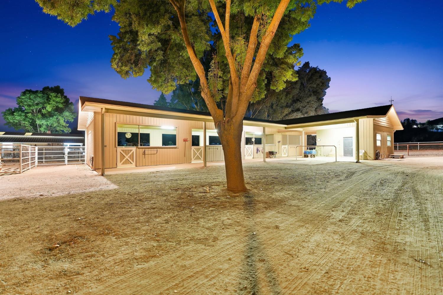 31255 Palm Dr, Exeter, CA 93221