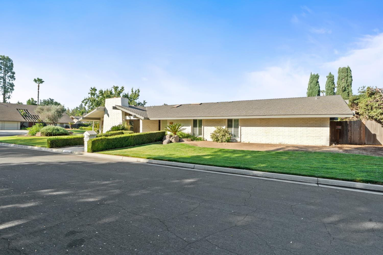 6541 N Ricewood Ave, Fresno, CA 93711
