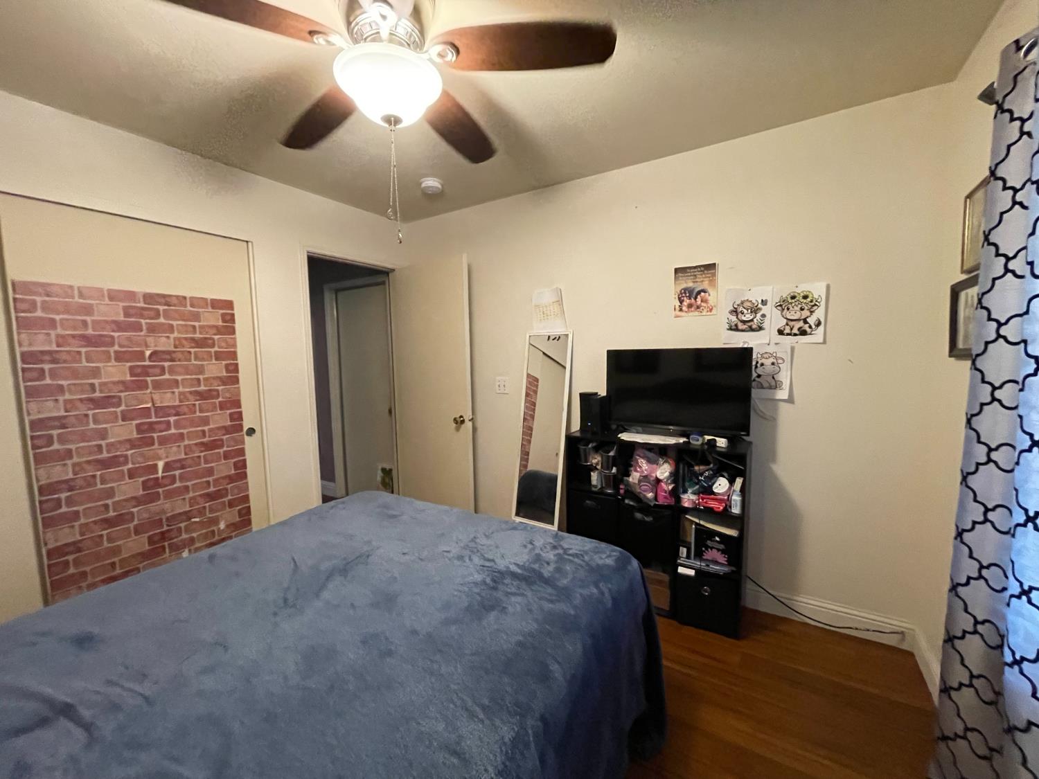 314 W Greg St, Farmersville, CA 93223