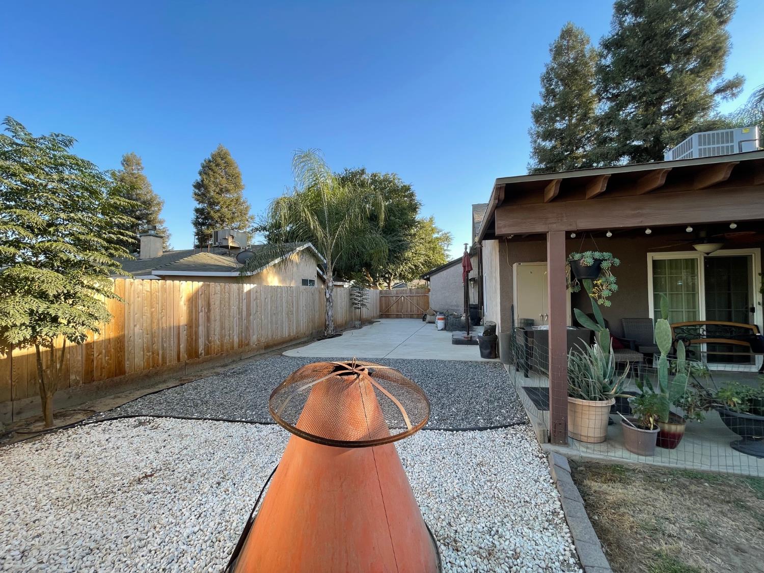 314 W Greg St, Farmersville, CA 93223