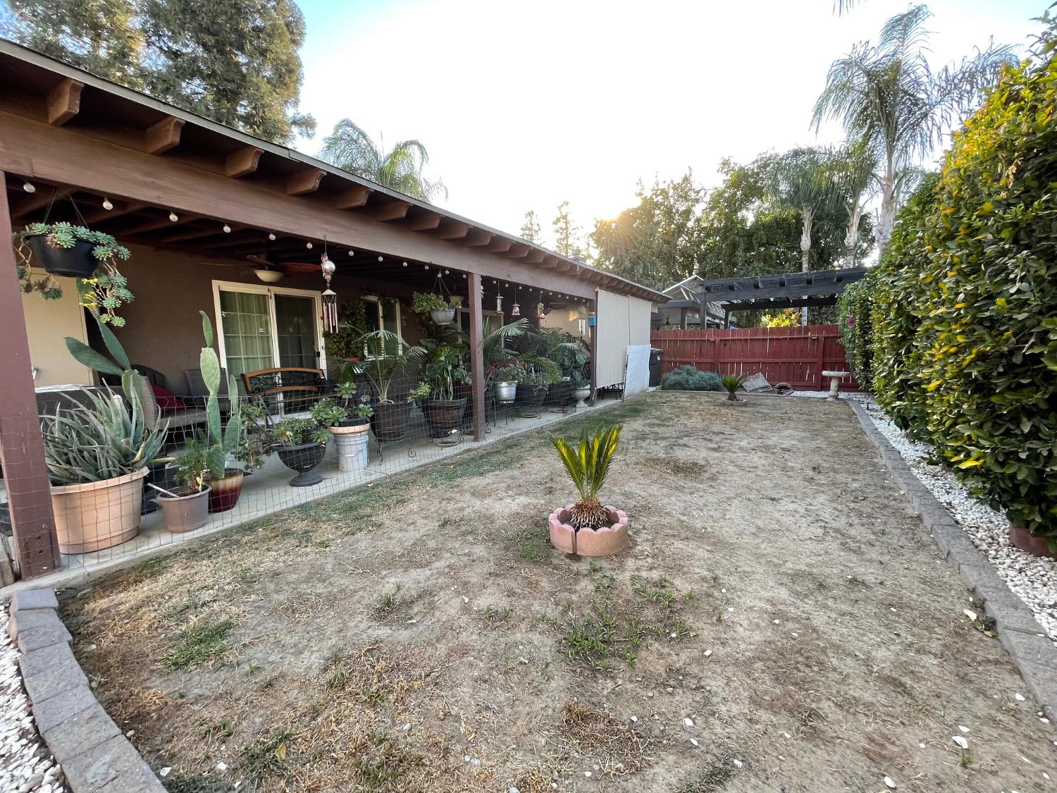 314 W Greg St, Farmersville, CA 93223
