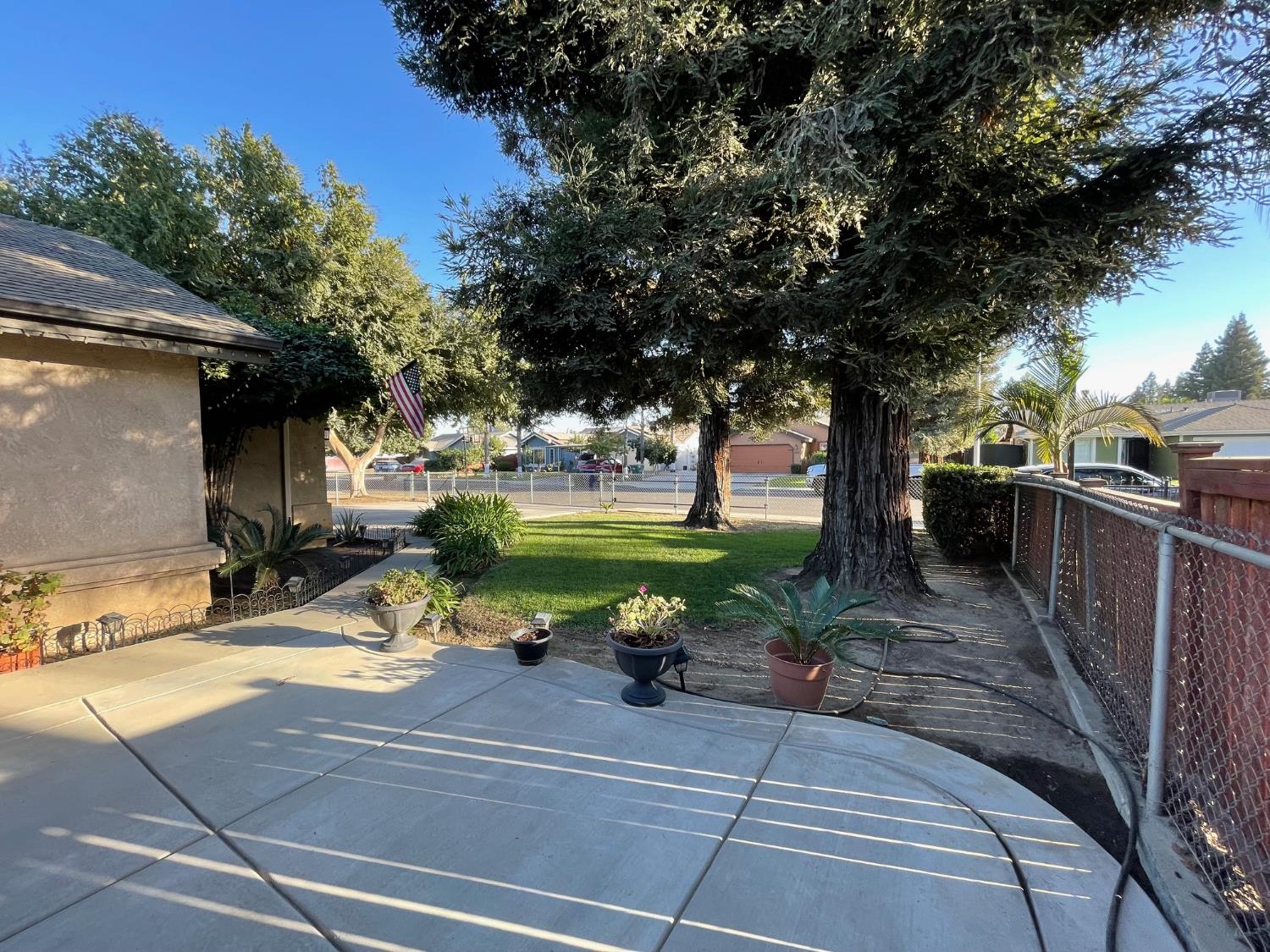 314 W Greg St, Farmersville, CA 93223