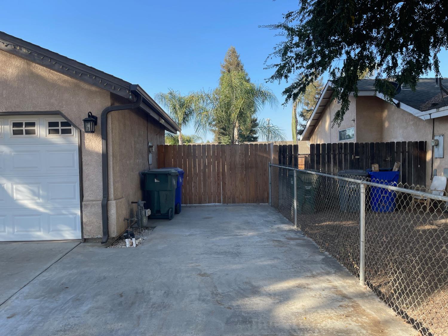 314 W Greg St, Farmersville, CA 93223