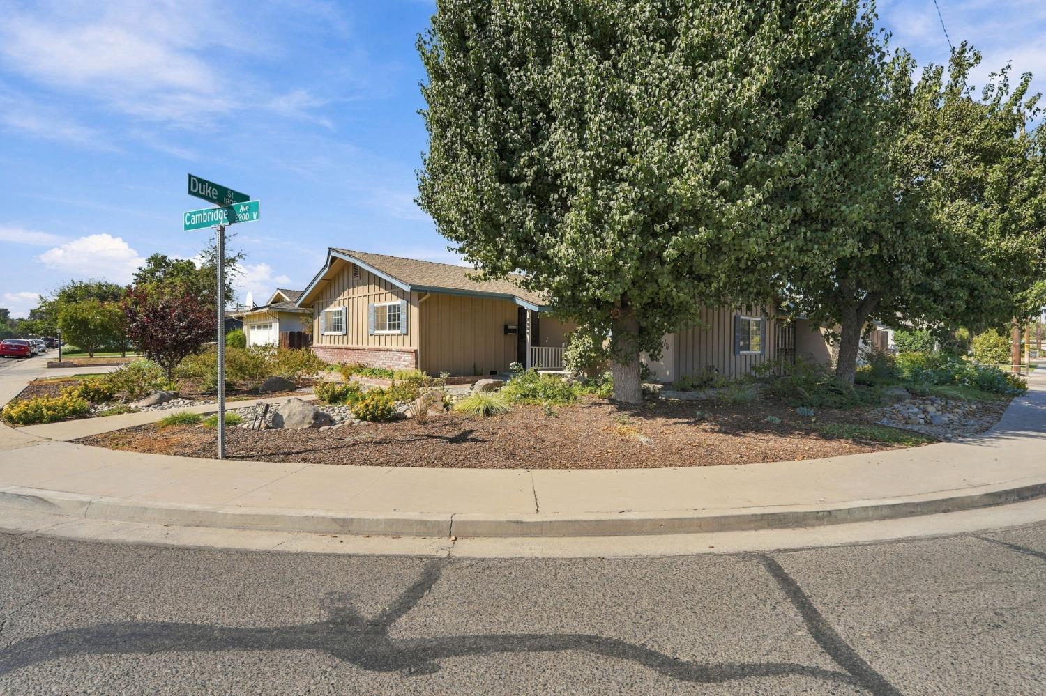 2234 W Cambridge Ave, Visalia, CA 93277
