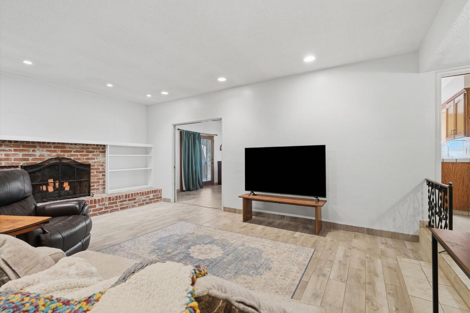2234 W Cambridge Ave, Visalia, CA 93277