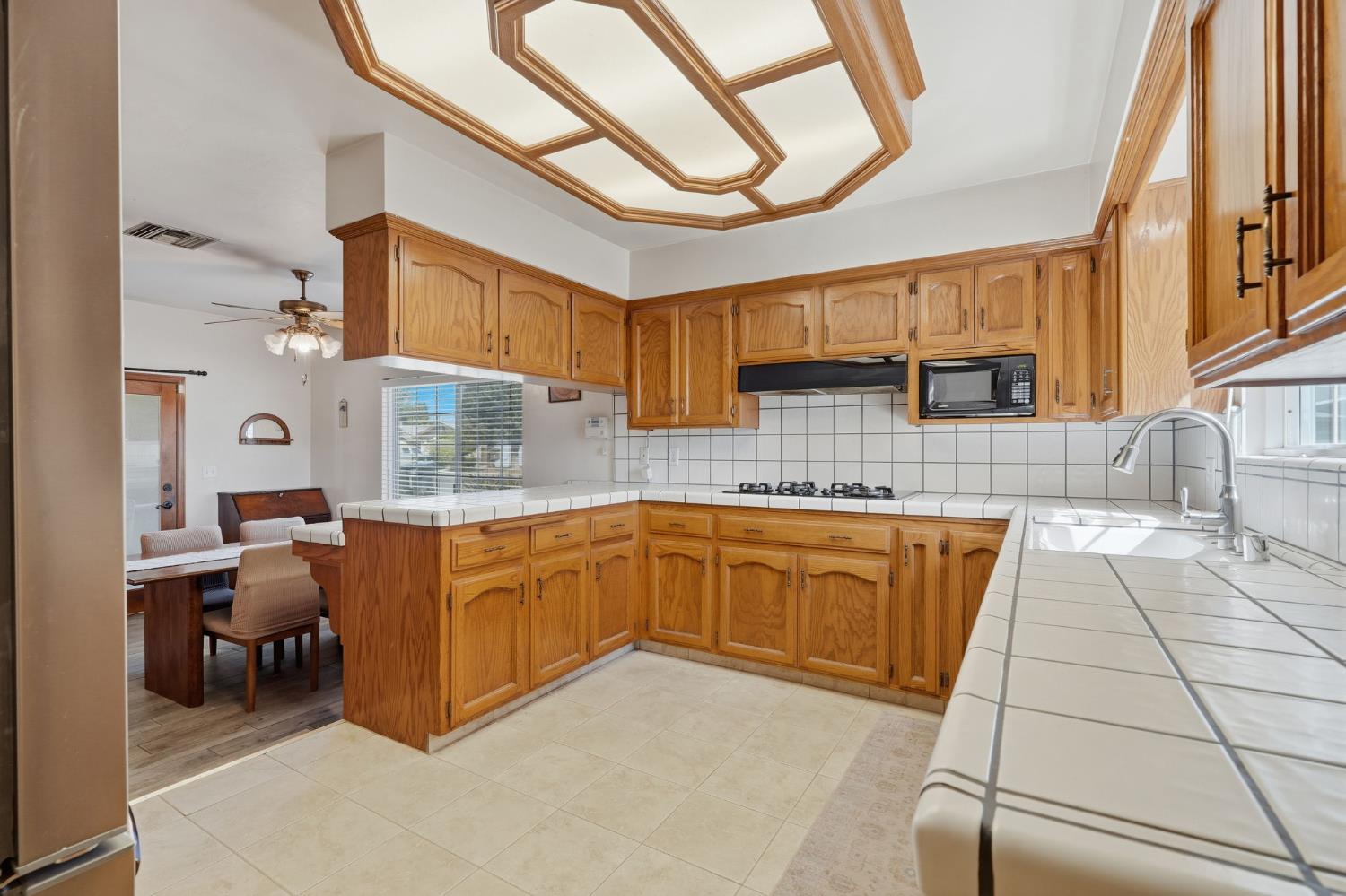 2234 W Cambridge Ave, Visalia, CA 93277