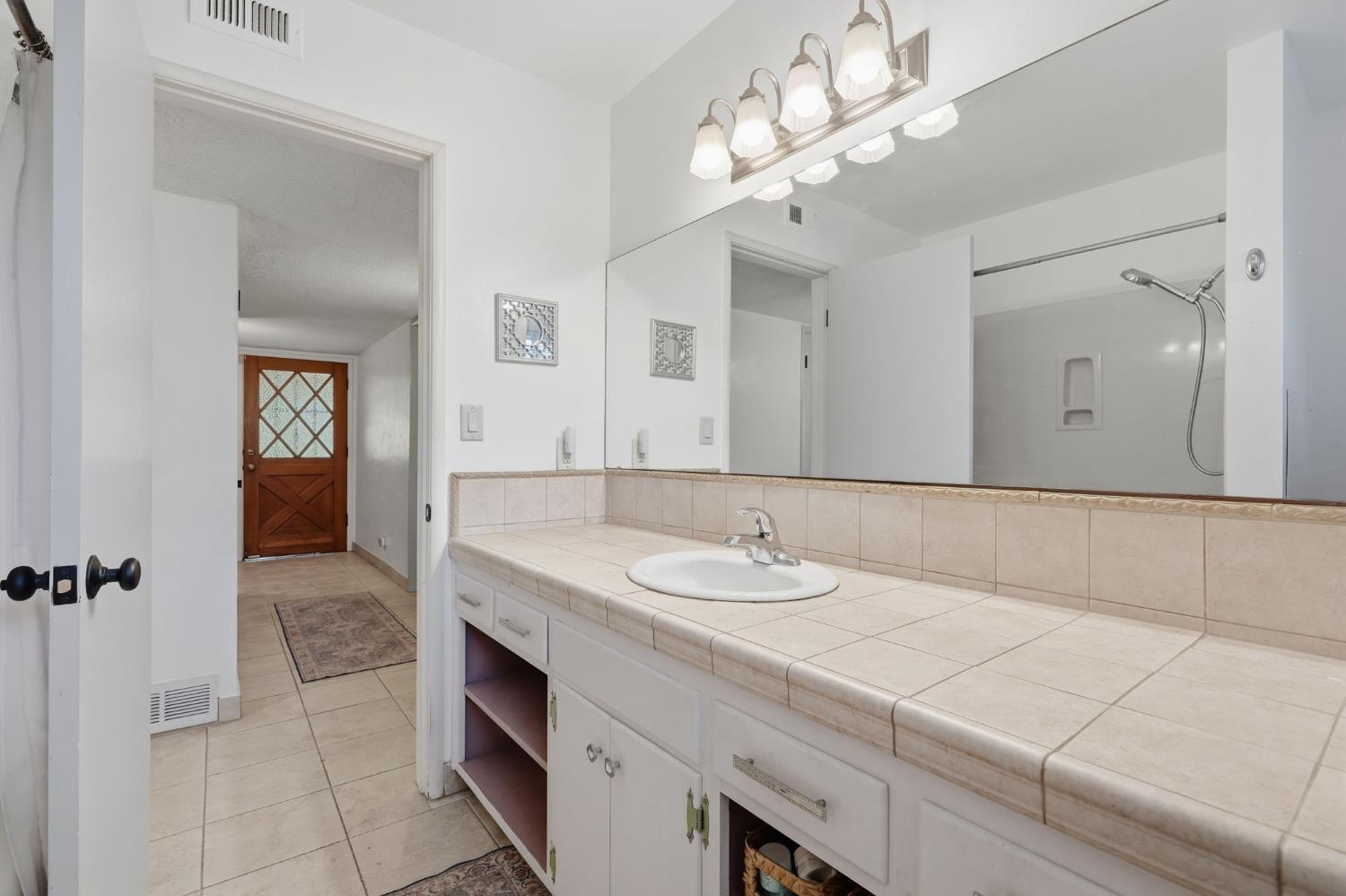 2234 W Cambridge Ave, Visalia, CA 93277
