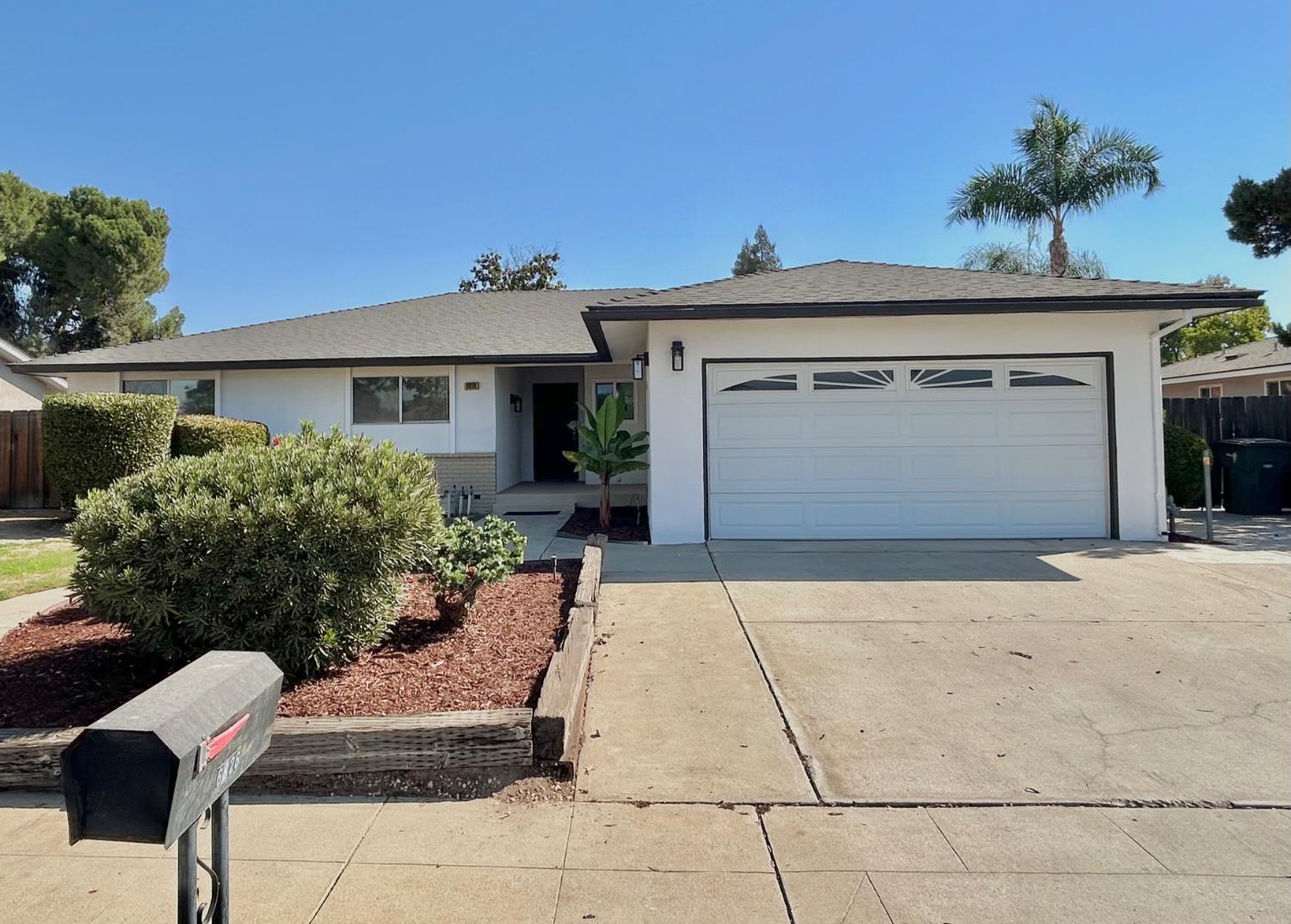 6826 N chestnut, Fresno, CA 93710
