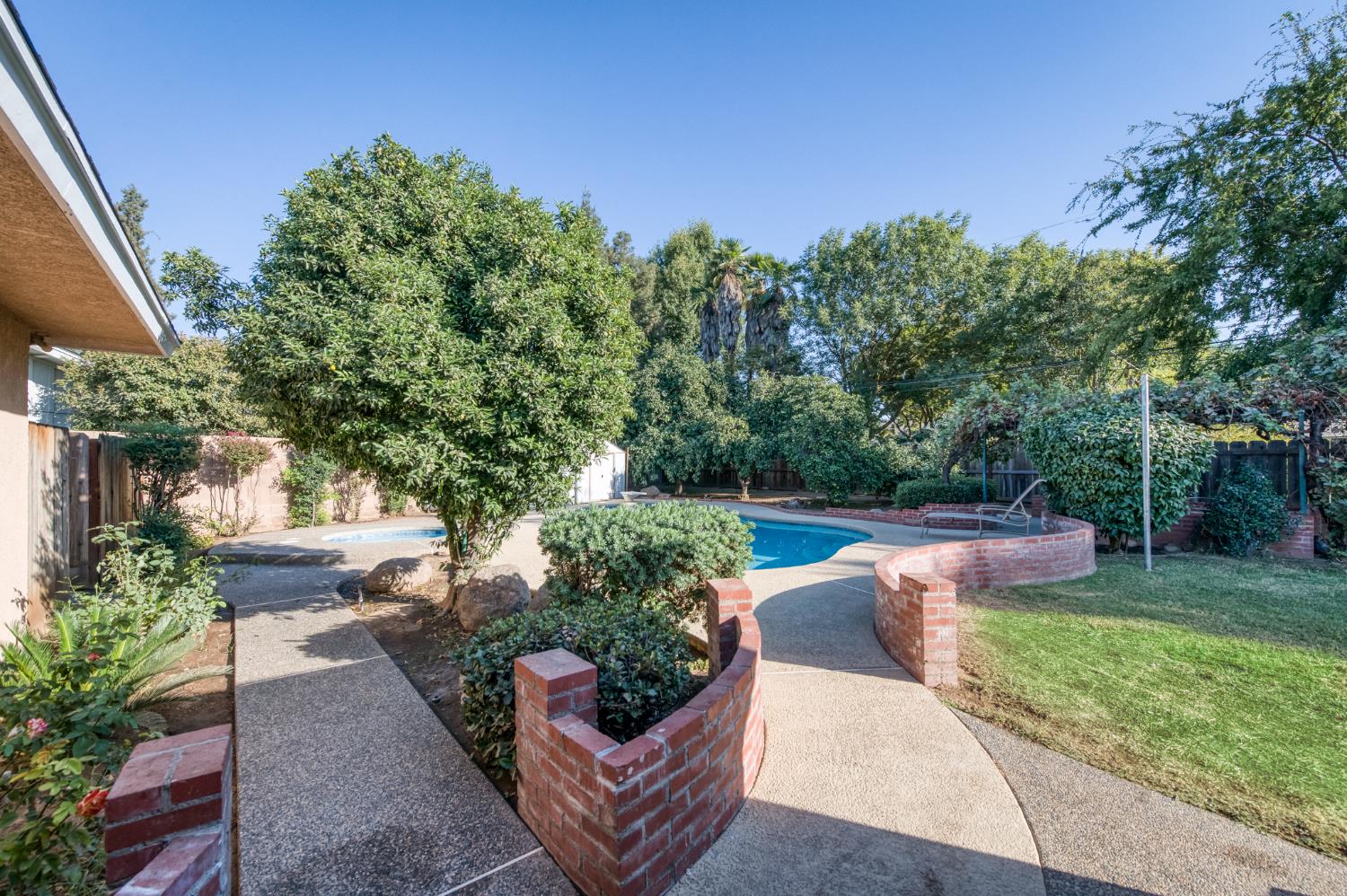 6405 E Lyell Ave, Fresno, CA 93727