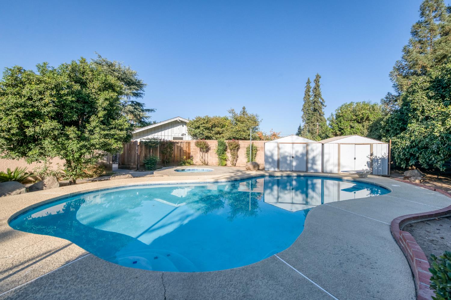 6405 E Lyell Ave, Fresno, CA 93727