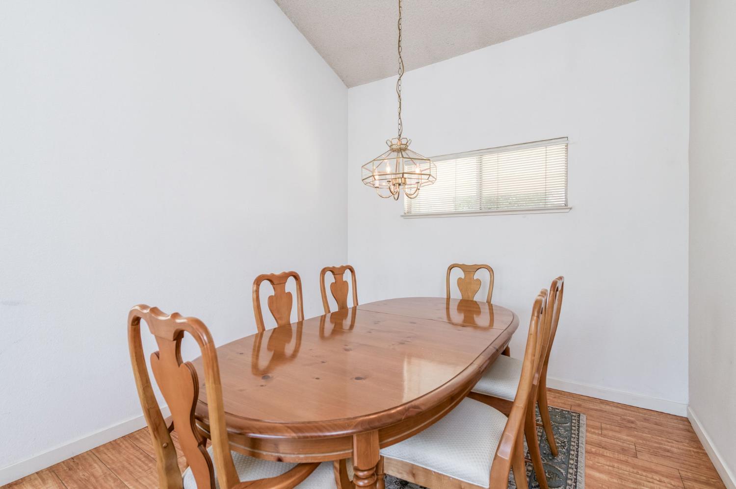 4709 W Bellaire Way, Fresno, CA 93722