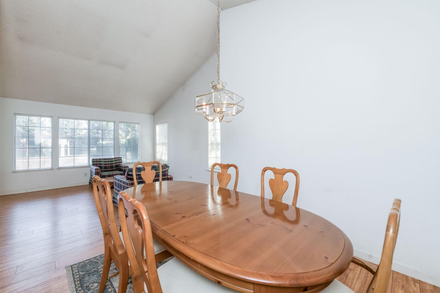 4709 W Bellaire Way, Fresno, CA 93722