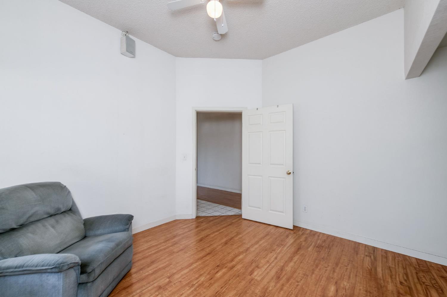 4709 W Bellaire Way, Fresno, CA 93722