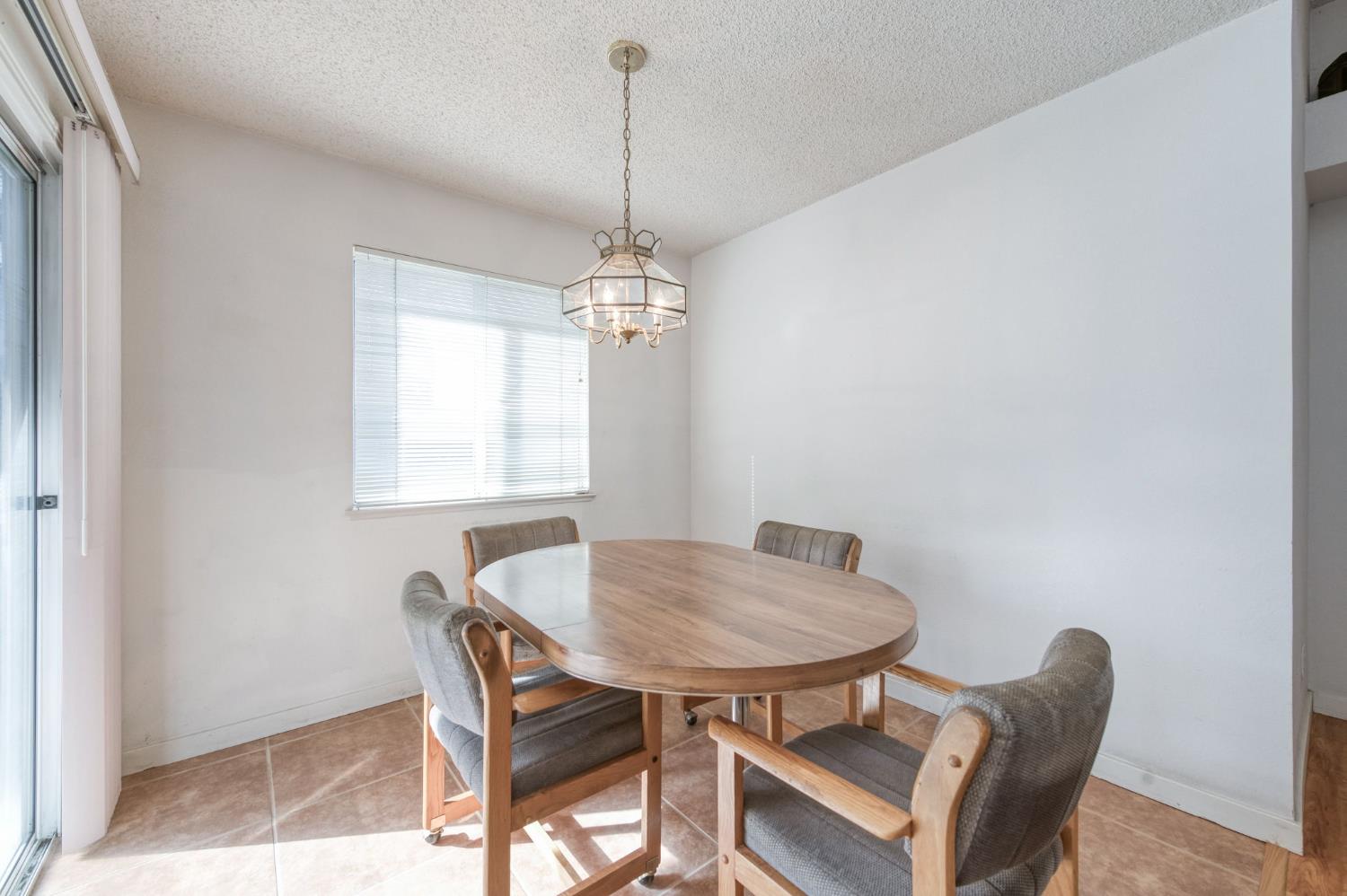 4709 W Bellaire Way, Fresno, CA 93722