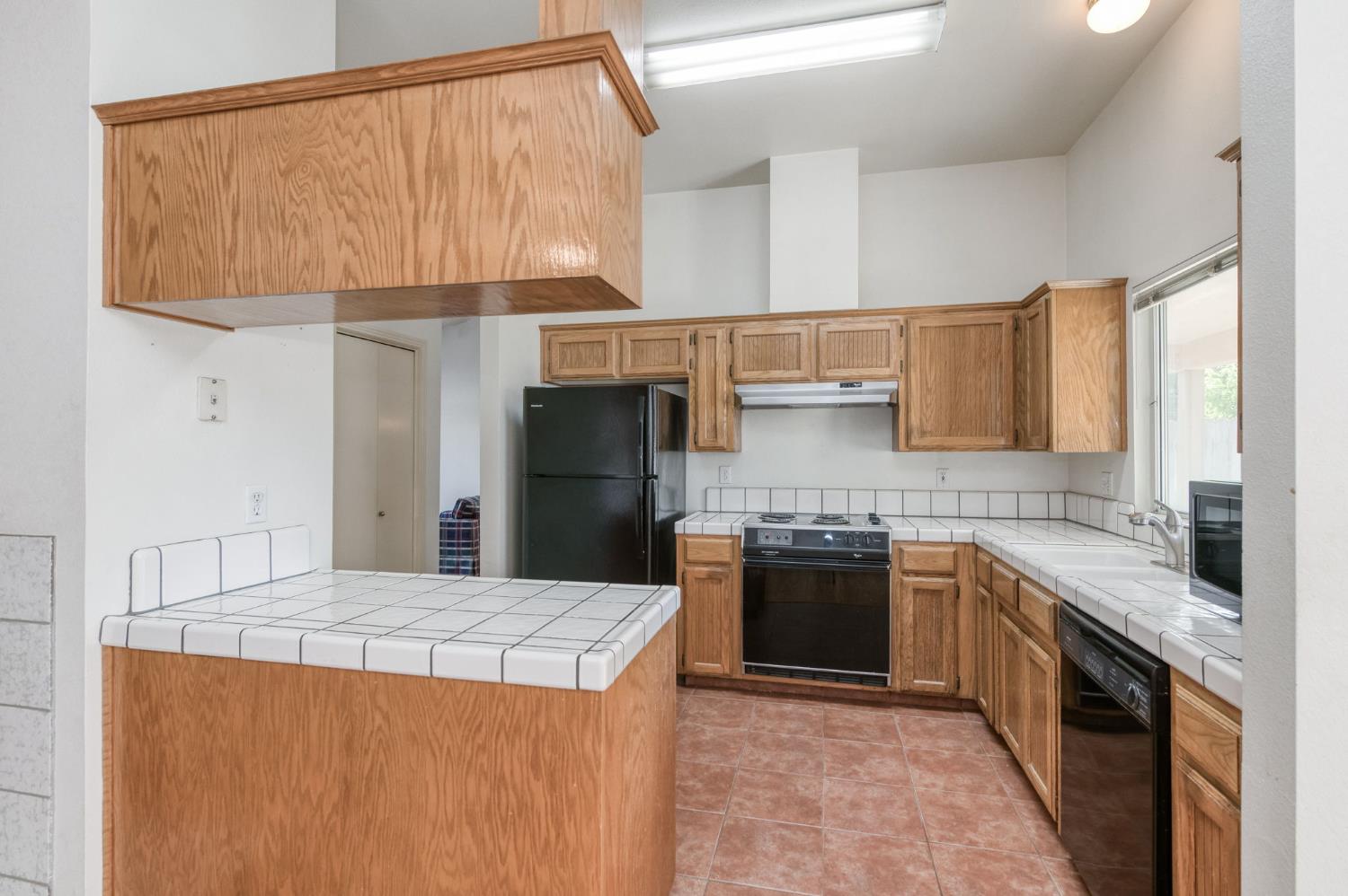4709 W Bellaire Way, Fresno, CA 93722