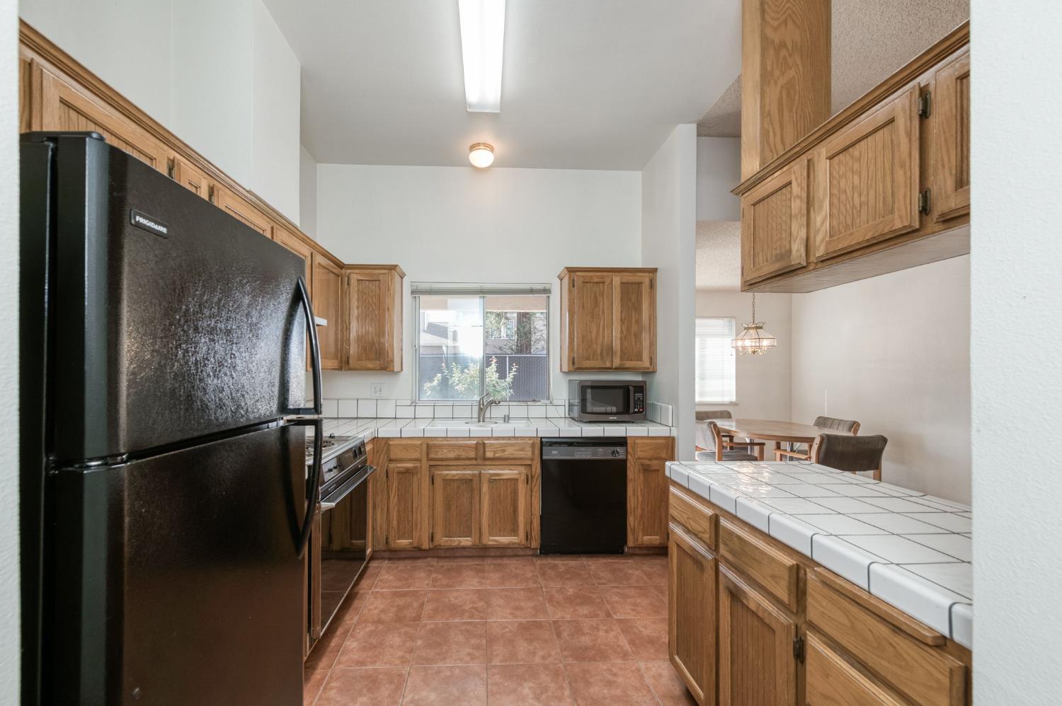 4709 W Bellaire Way, Fresno, CA 93722