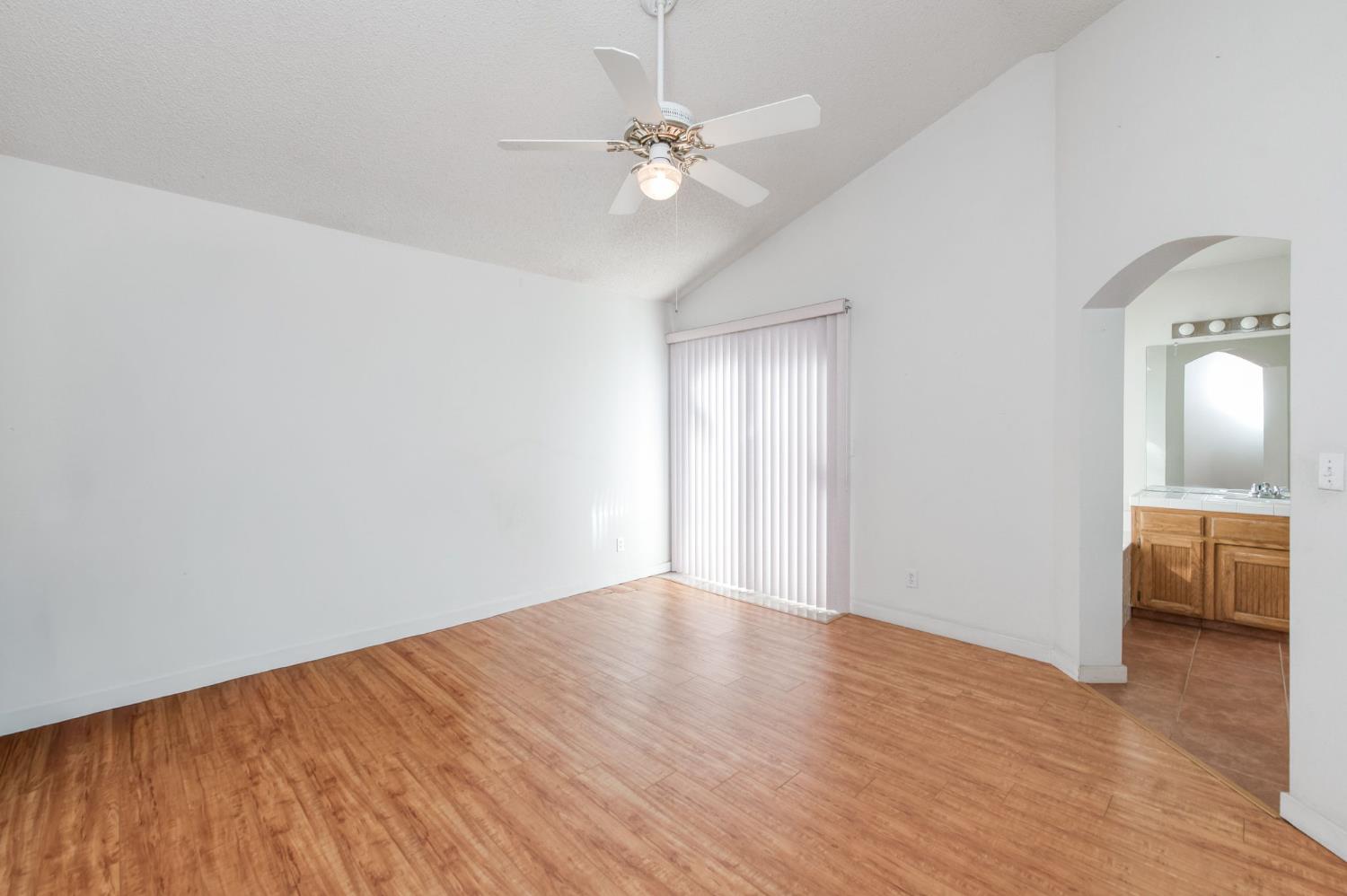 4709 W Bellaire Way, Fresno, CA 93722