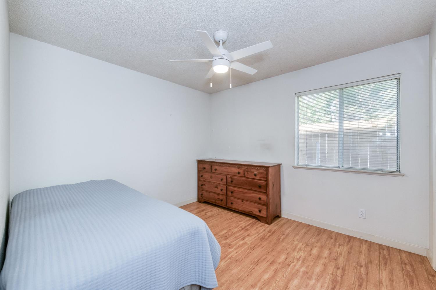 4709 W Bellaire Way, Fresno, CA 93722