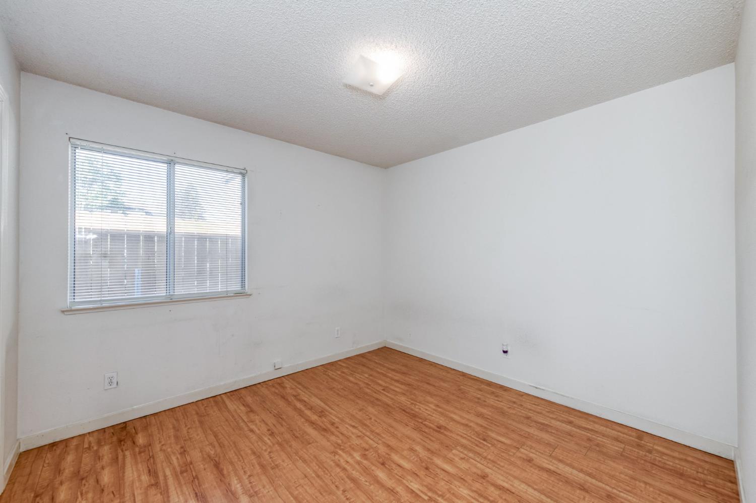 4709 W Bellaire Way, Fresno, CA 93722