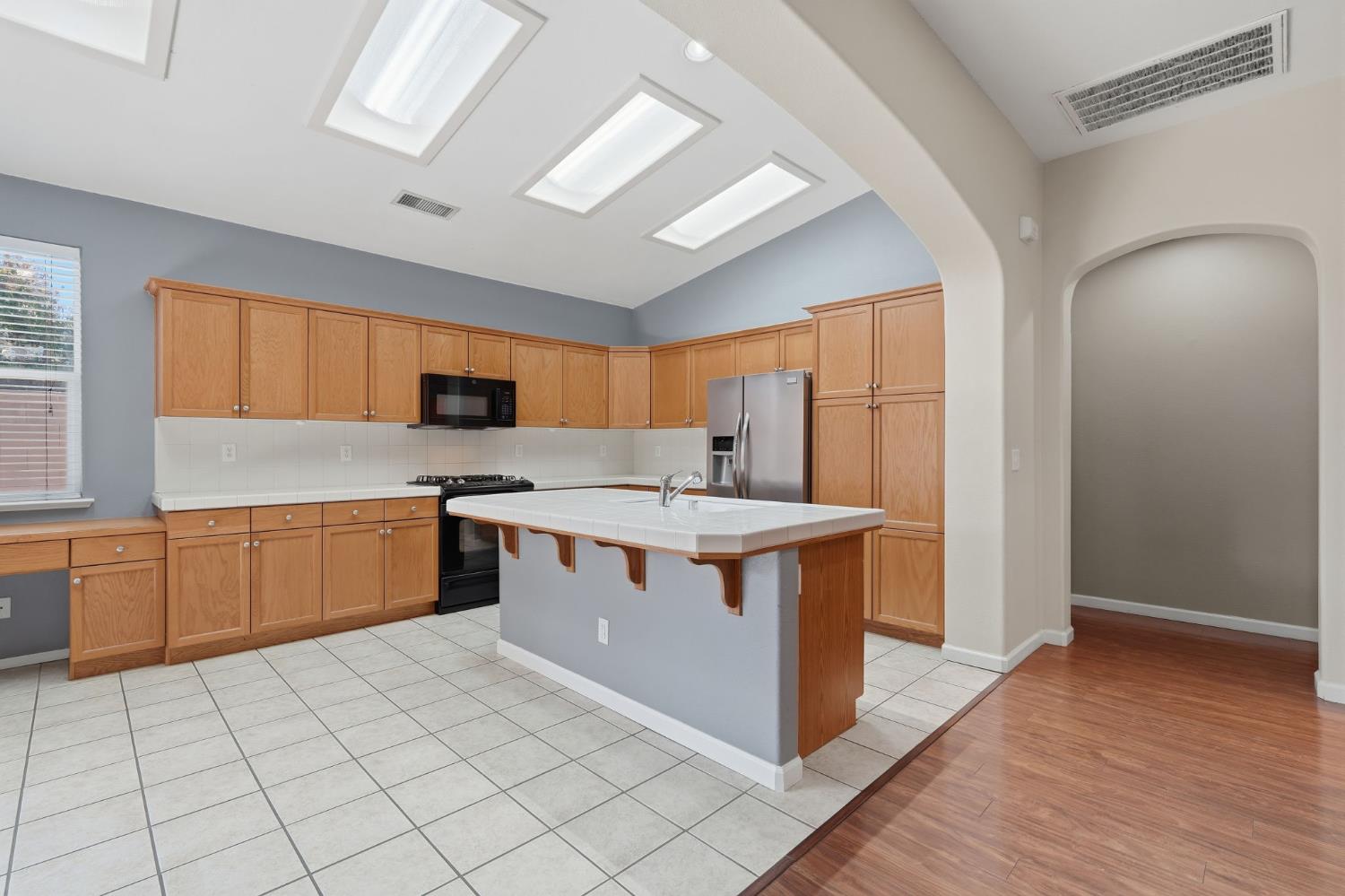 4091 W Fig Tree Ln, Fresno, CA 93722