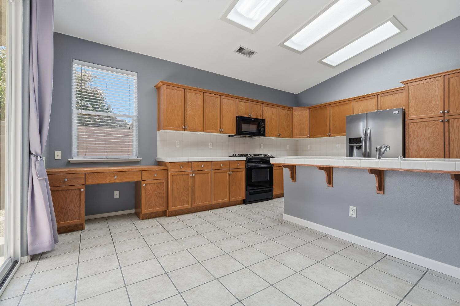 4091 W Fig Tree Ln, Fresno, CA 93722