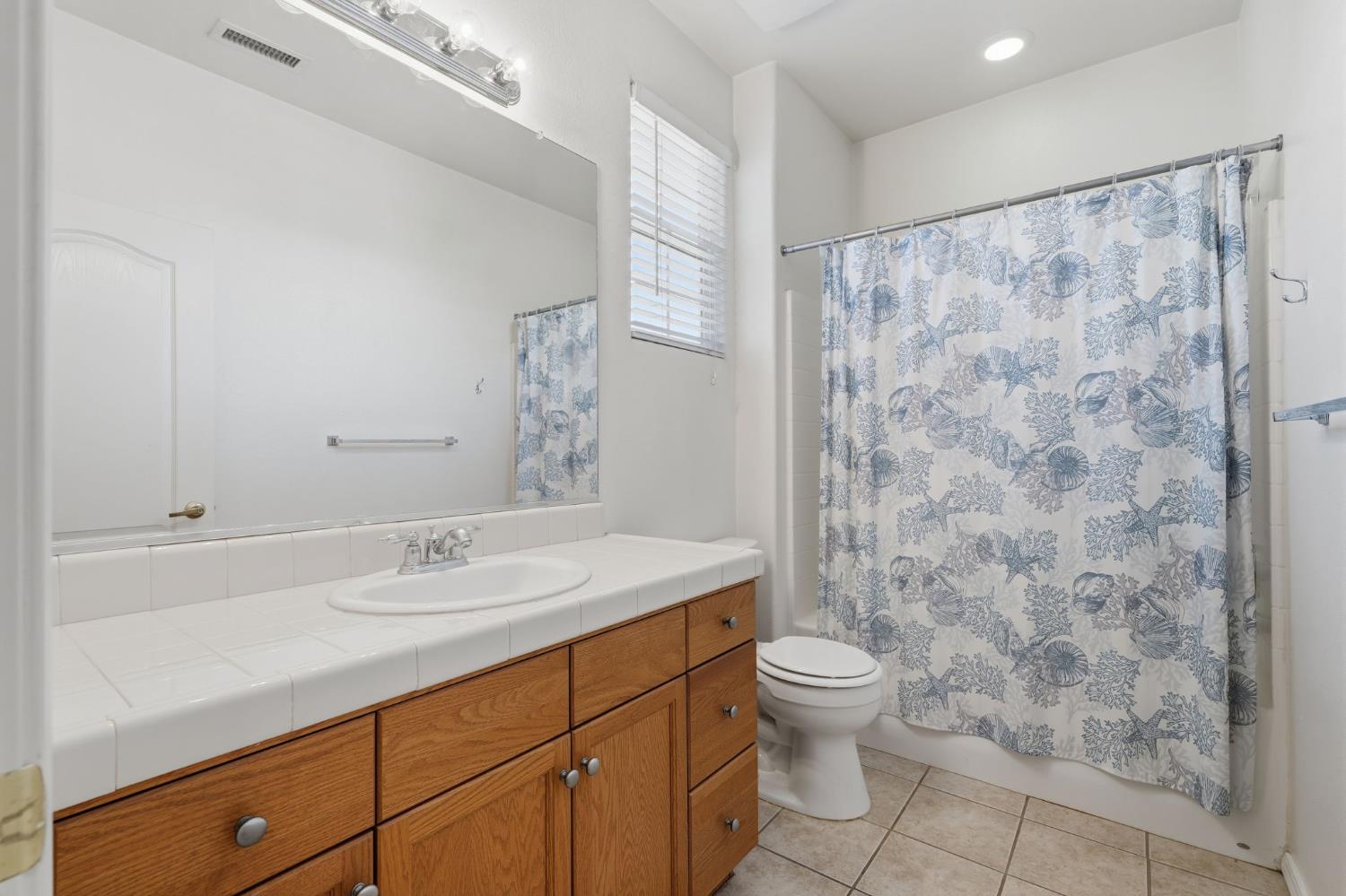 4091 W Fig Tree Ln, Fresno, CA 93722