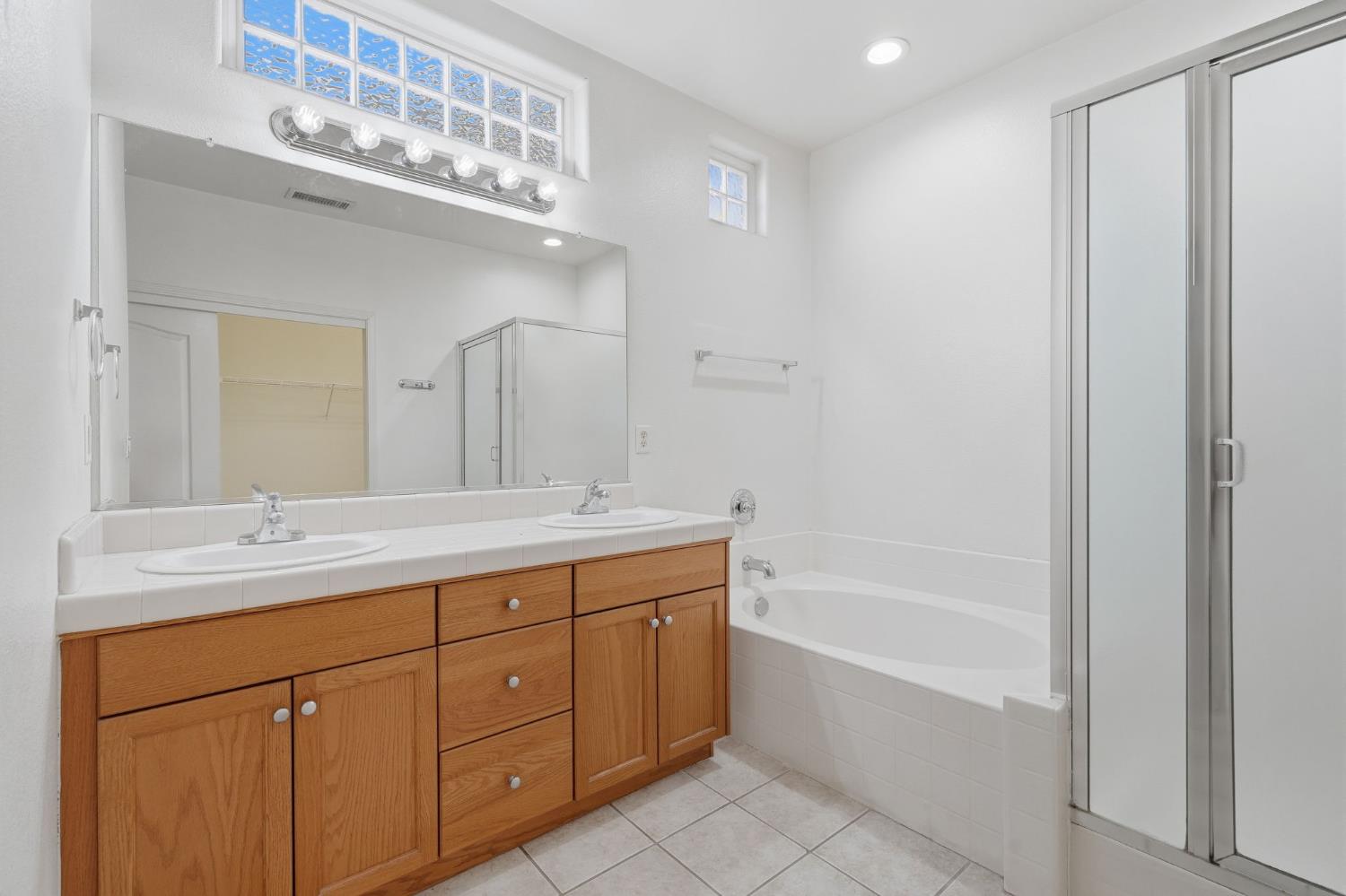 4091 W Fig Tree Ln, Fresno, CA 93722