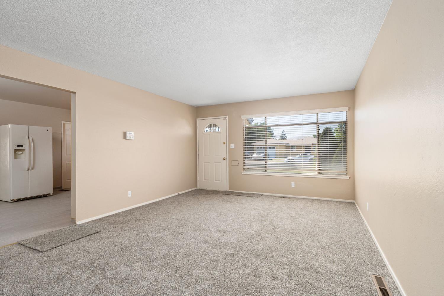 1335 Terry Ave, Clovis, CA 93612