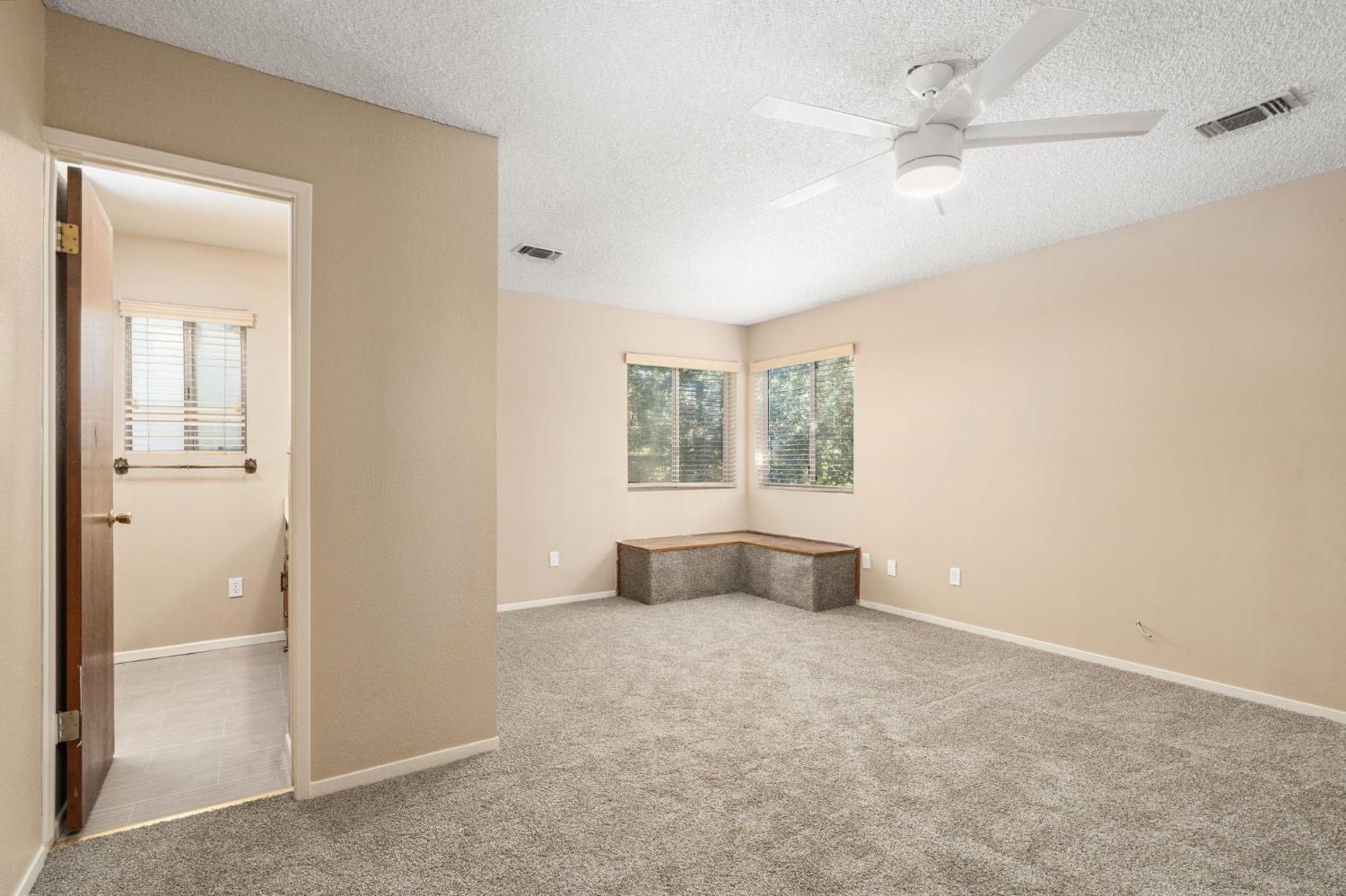 1335 Terry Ave, Clovis, CA 93612