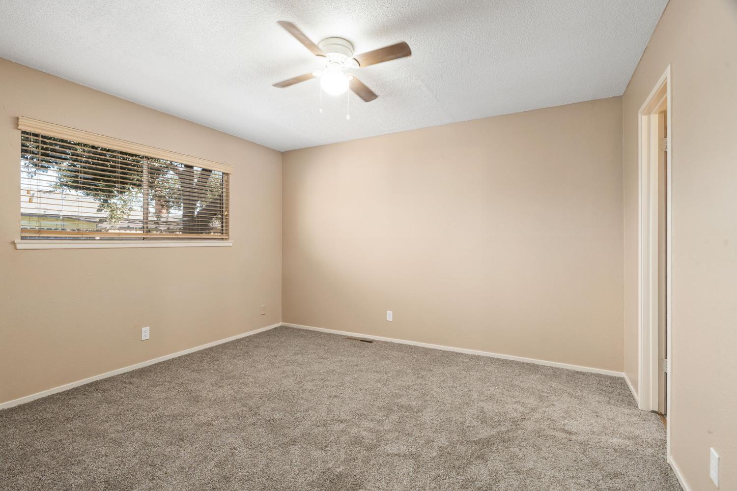 1335 Terry Ave, Clovis, CA 93612