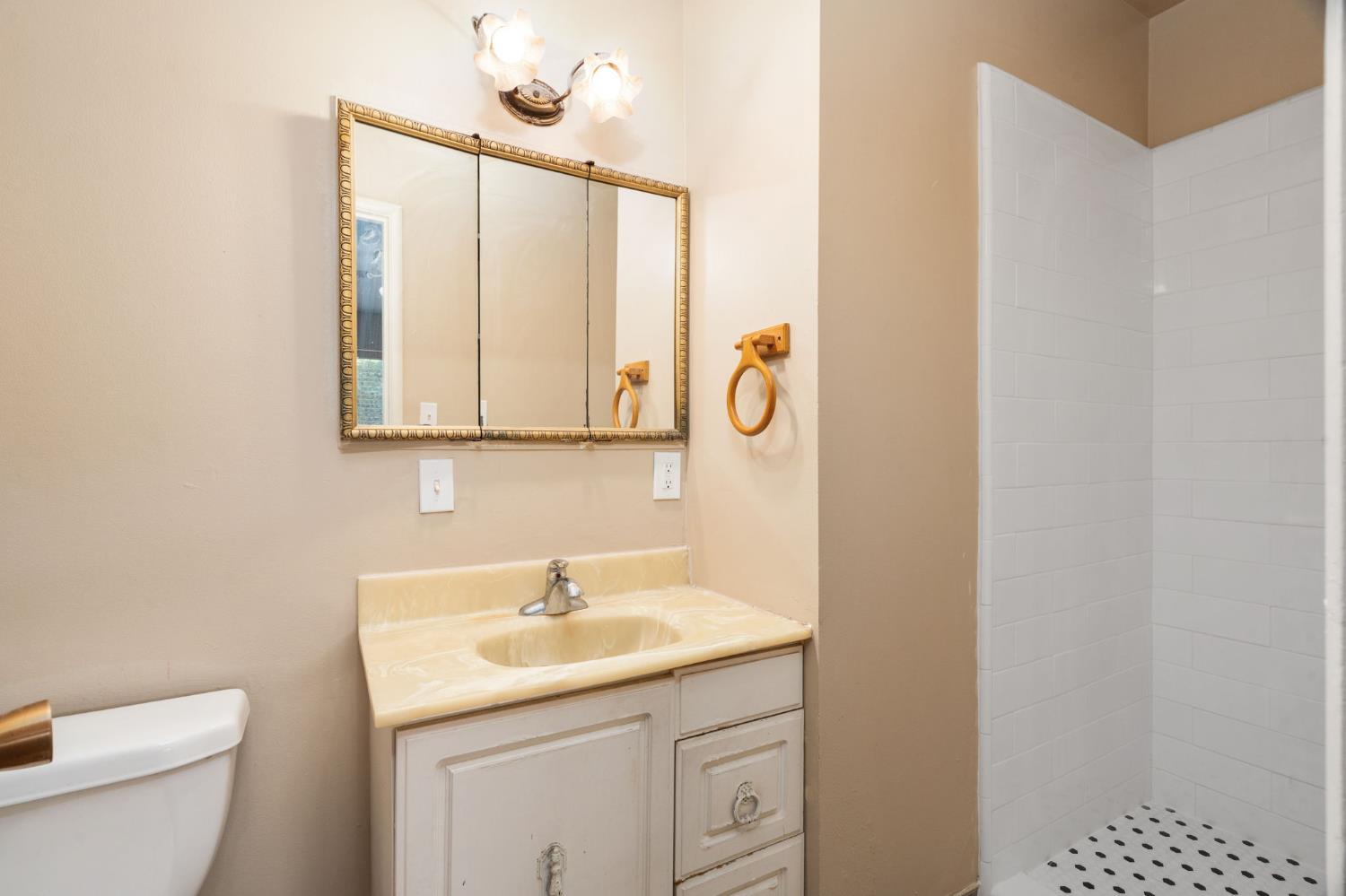 1335 Terry Ave, Clovis, CA 93612