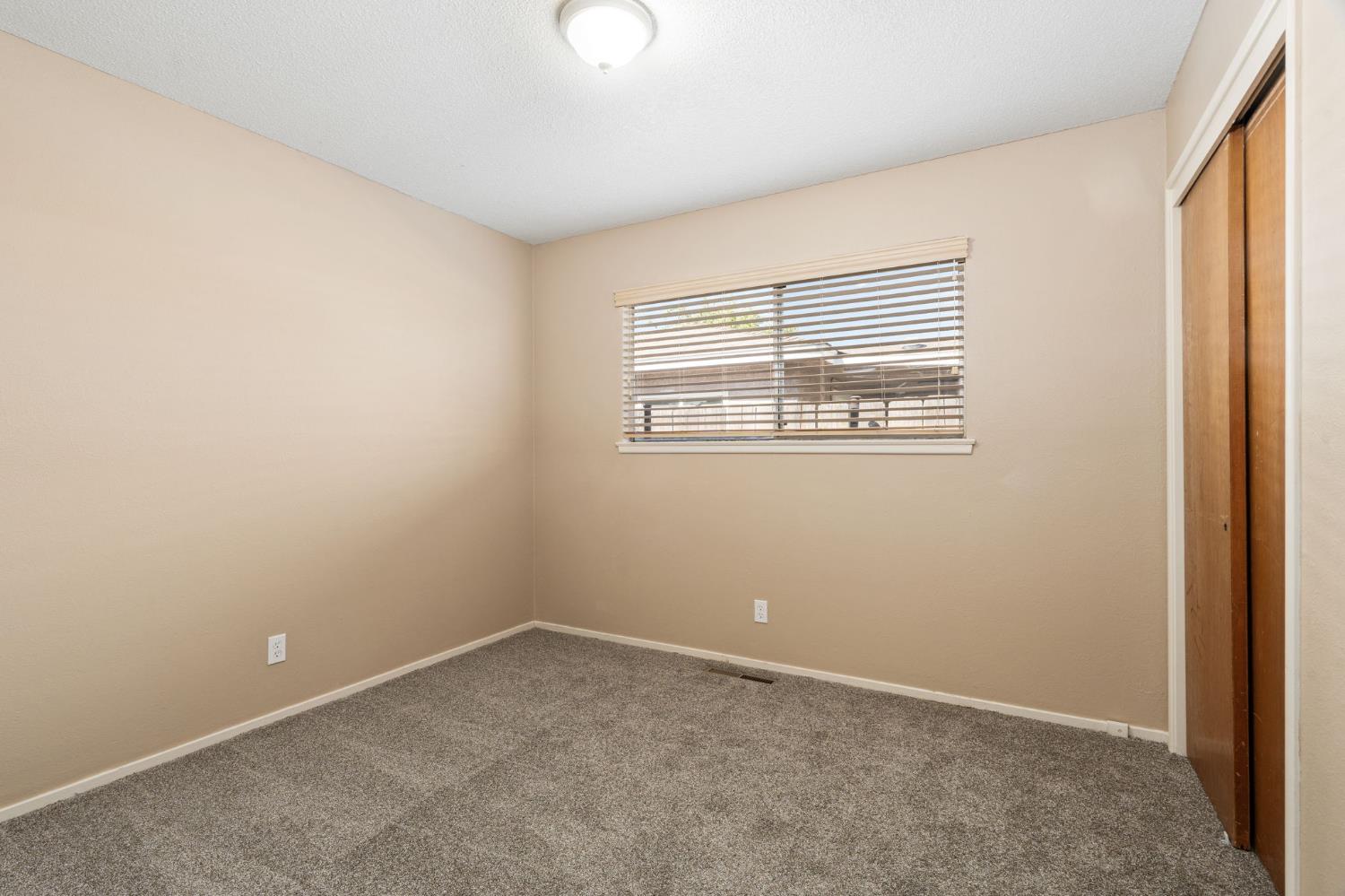 1335 Terry Ave, Clovis, CA 93612
