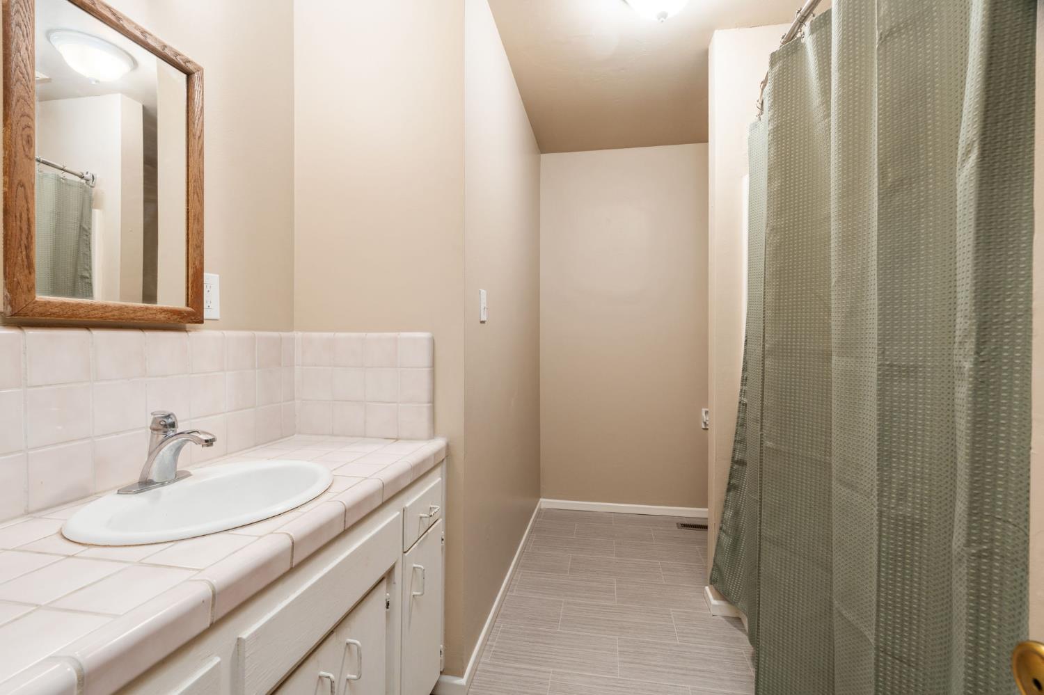 1335 Terry Ave, Clovis, CA 93612