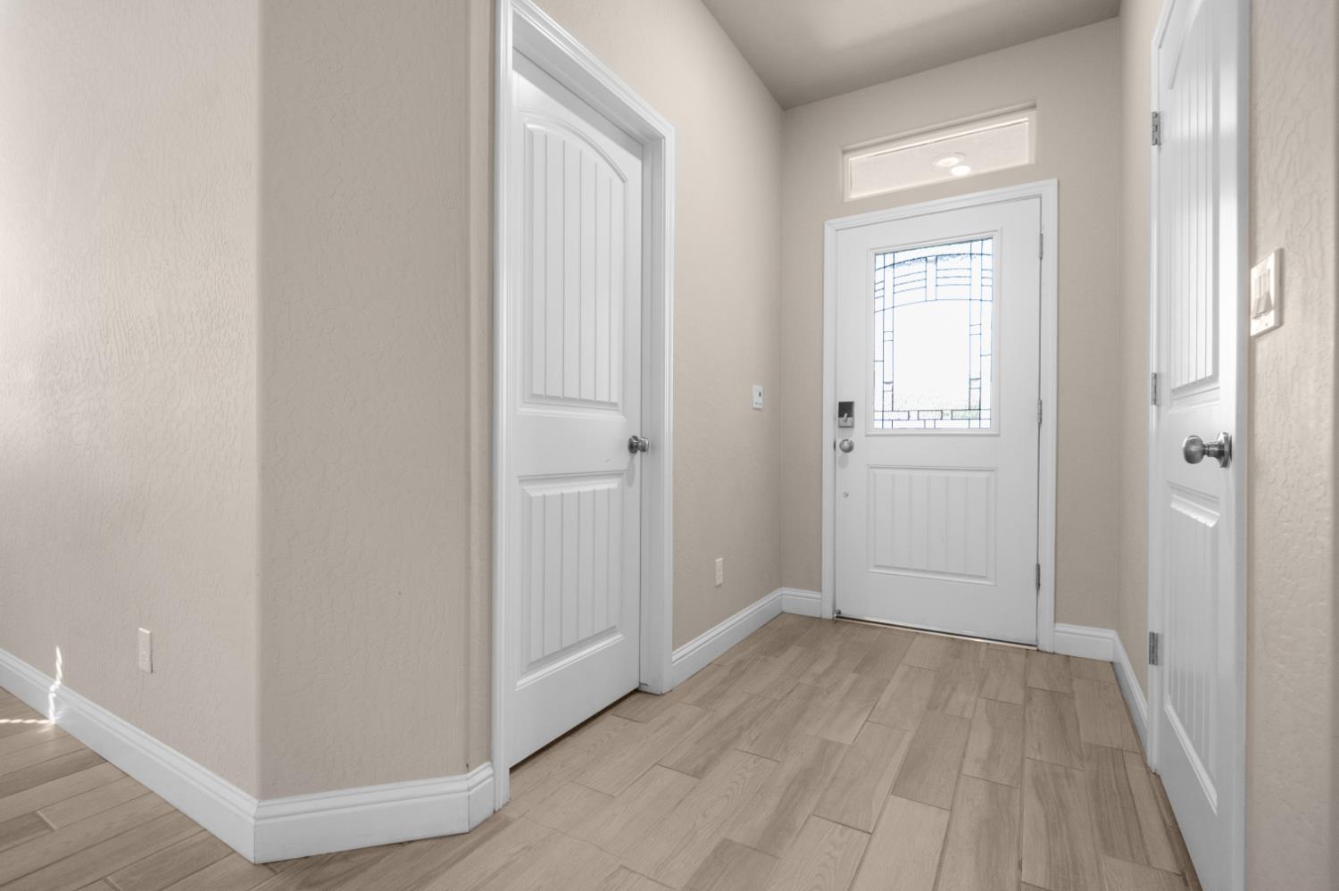 918 S Crumal St, Visalia, CA 93292